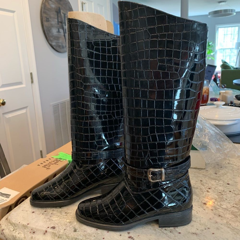 Wanderlust Croc Embossed Waterproof Boots sz 9